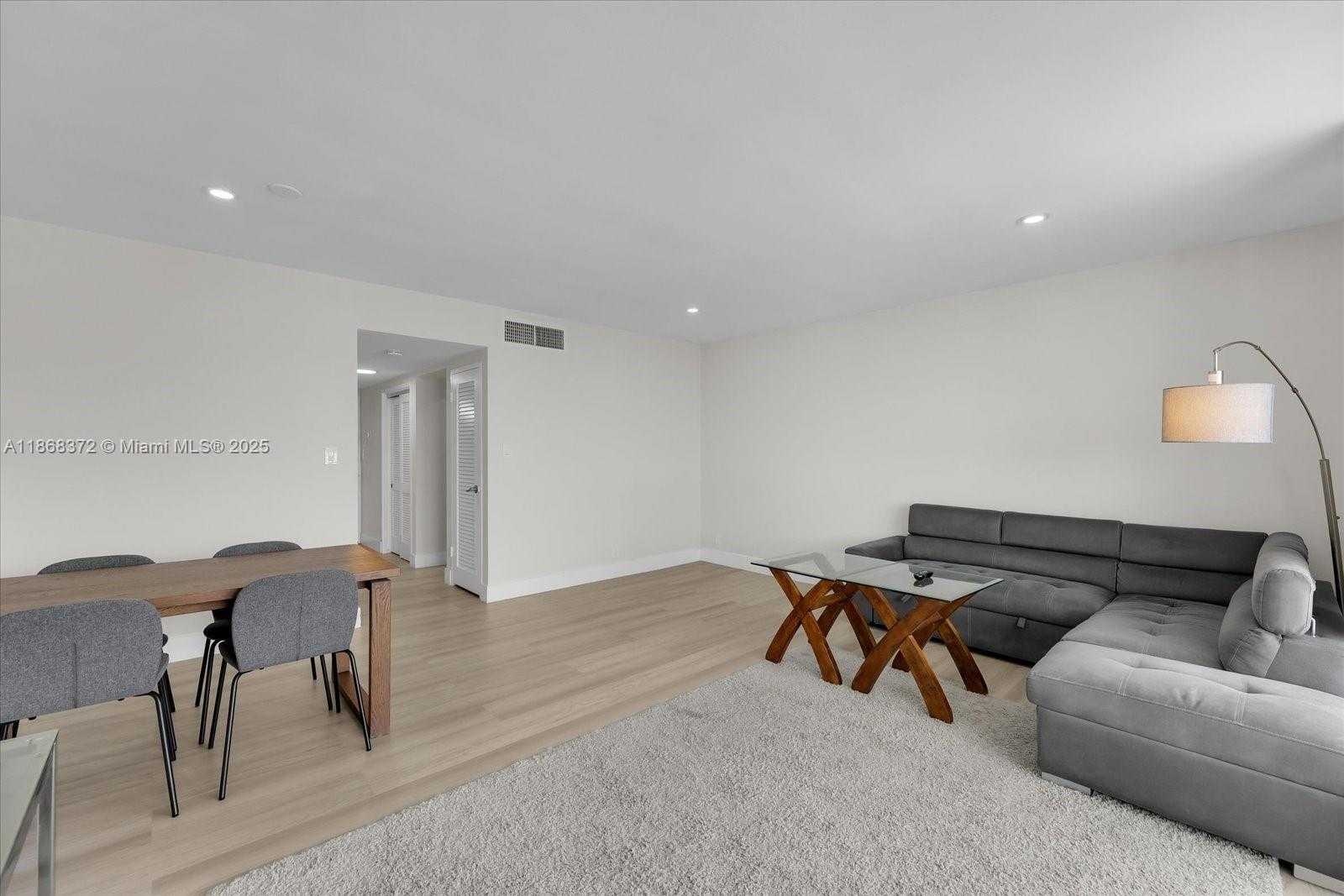 Small Image of 1200 WEST AVE #PH28, Miami Beach Number 10
