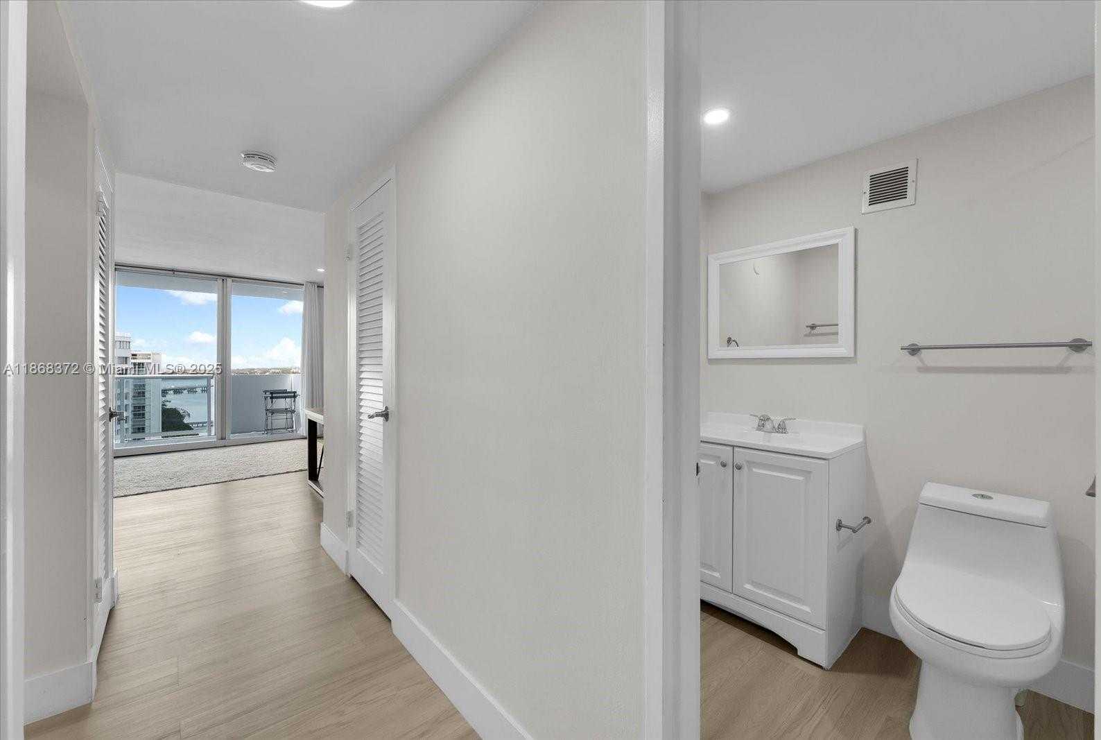 Small Image of 1200 WEST AVE #PH28, Miami Beach Number 14
