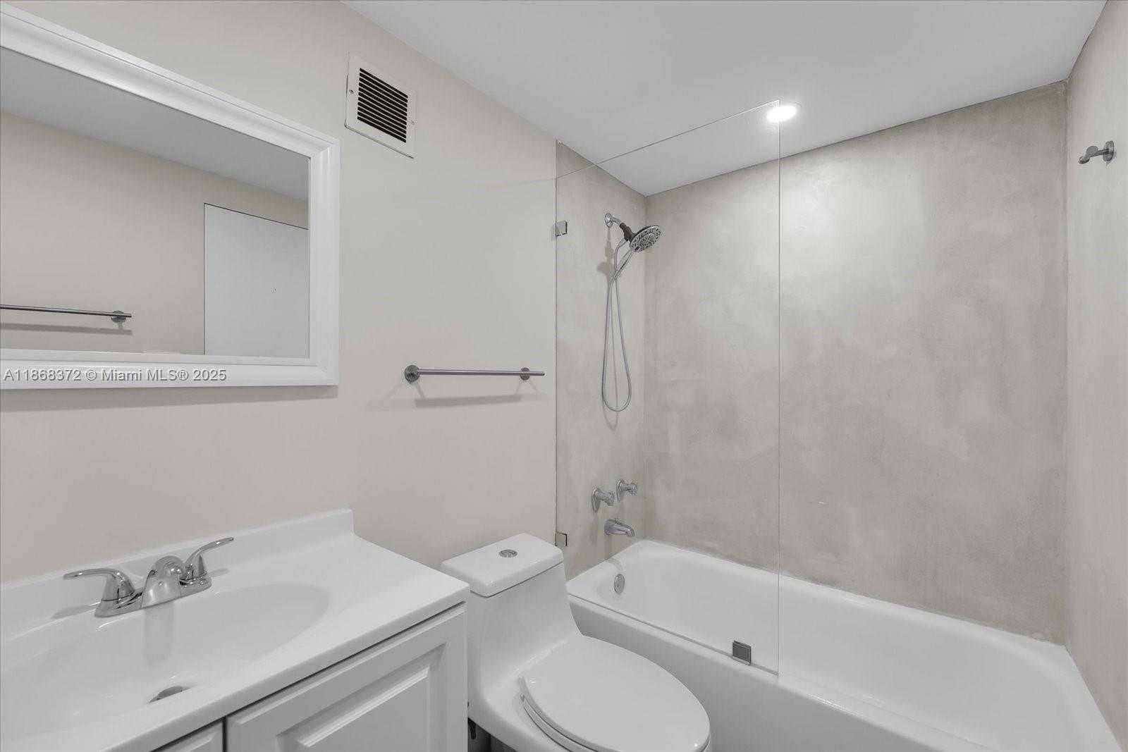 Small Image of 1200 WEST AVE #PH28, Miami Beach Number 15