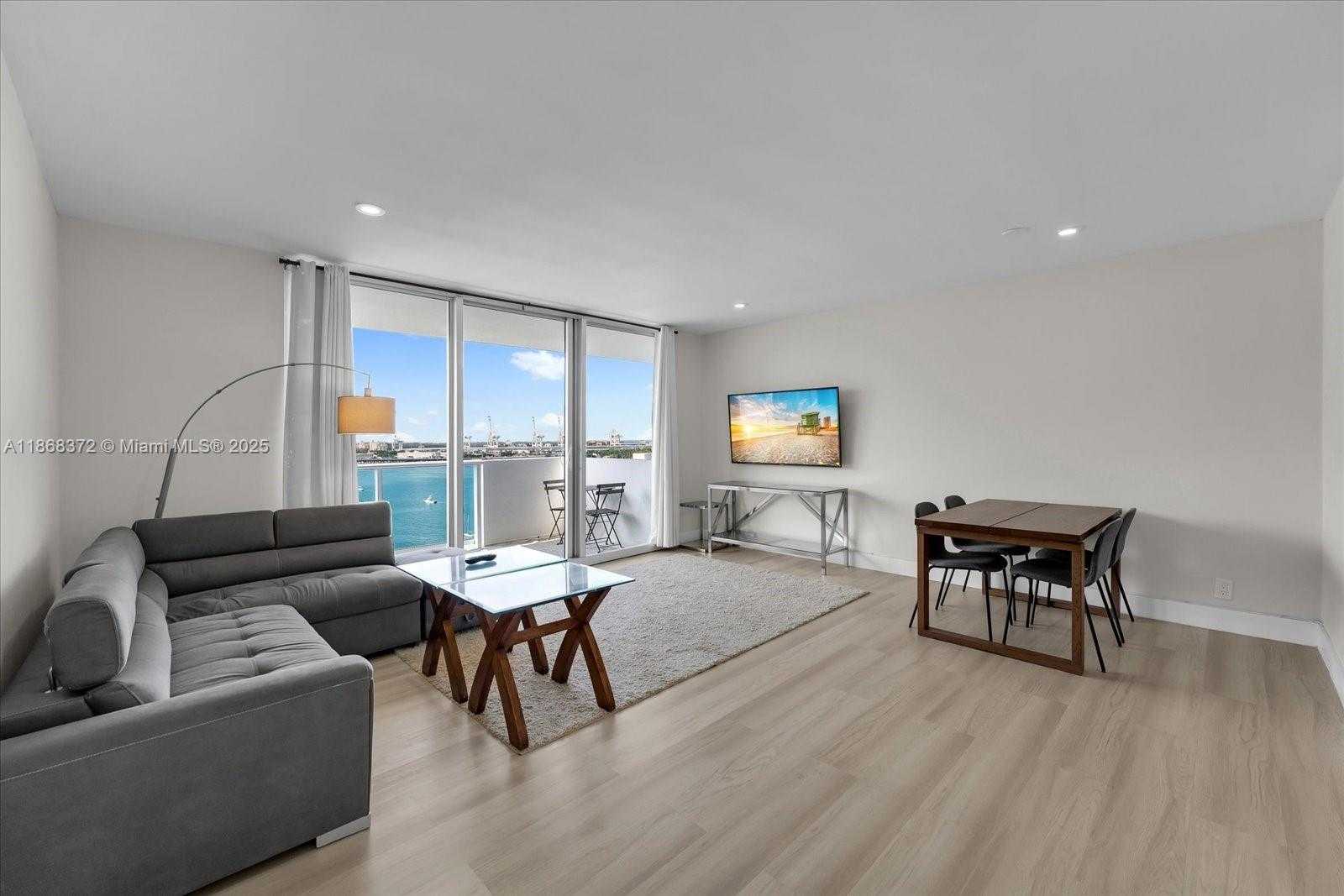 Small Image of 1200 WEST AVE #PH28, Miami Beach Number 3