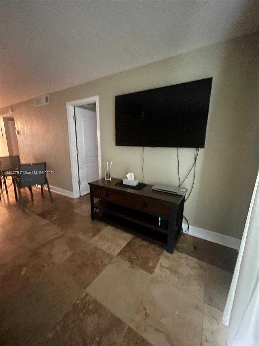 Small Image of 410 SOUTH EAST 2ND ST #422, Hallandale Beach Number 11