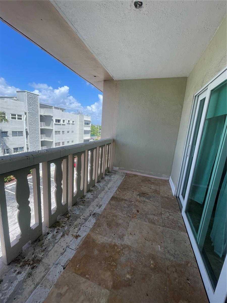 Small Image of 410 SOUTH EAST 2ND ST #422, Hallandale Beach Number 17