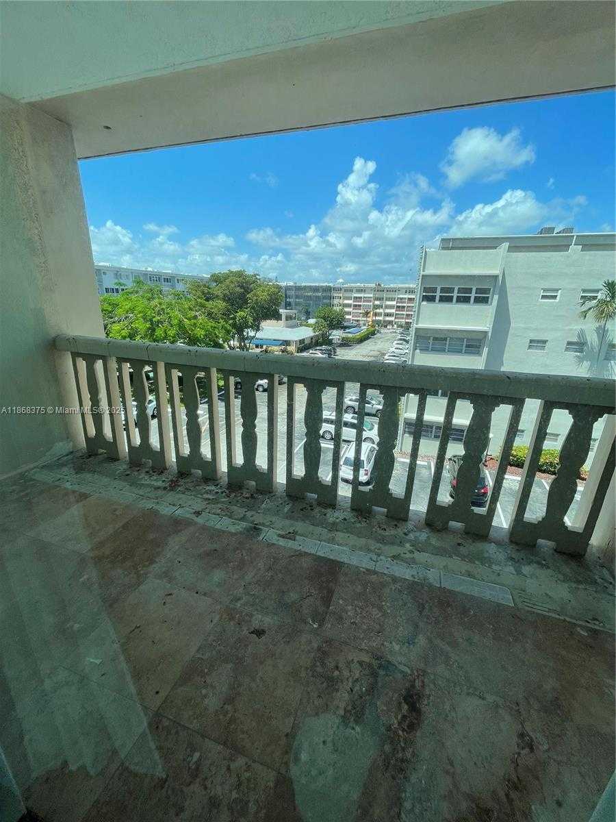 Small Image of 410 SOUTH EAST 2ND ST #422, Hallandale Beach Number 18
