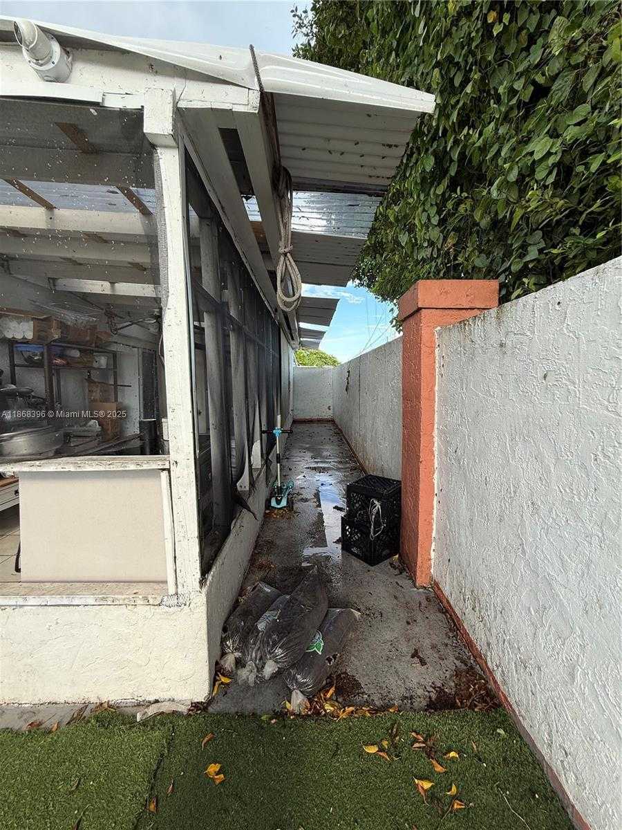 Small Image of 20752 SOUTH WEST 121ST CT, Miami Number 28