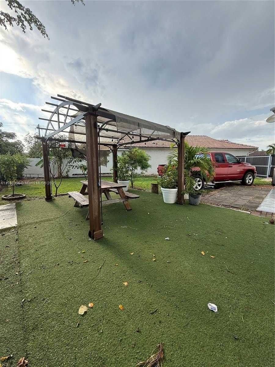 Small Image of 20752 SOUTH WEST 121ST CT, Miami Number 29