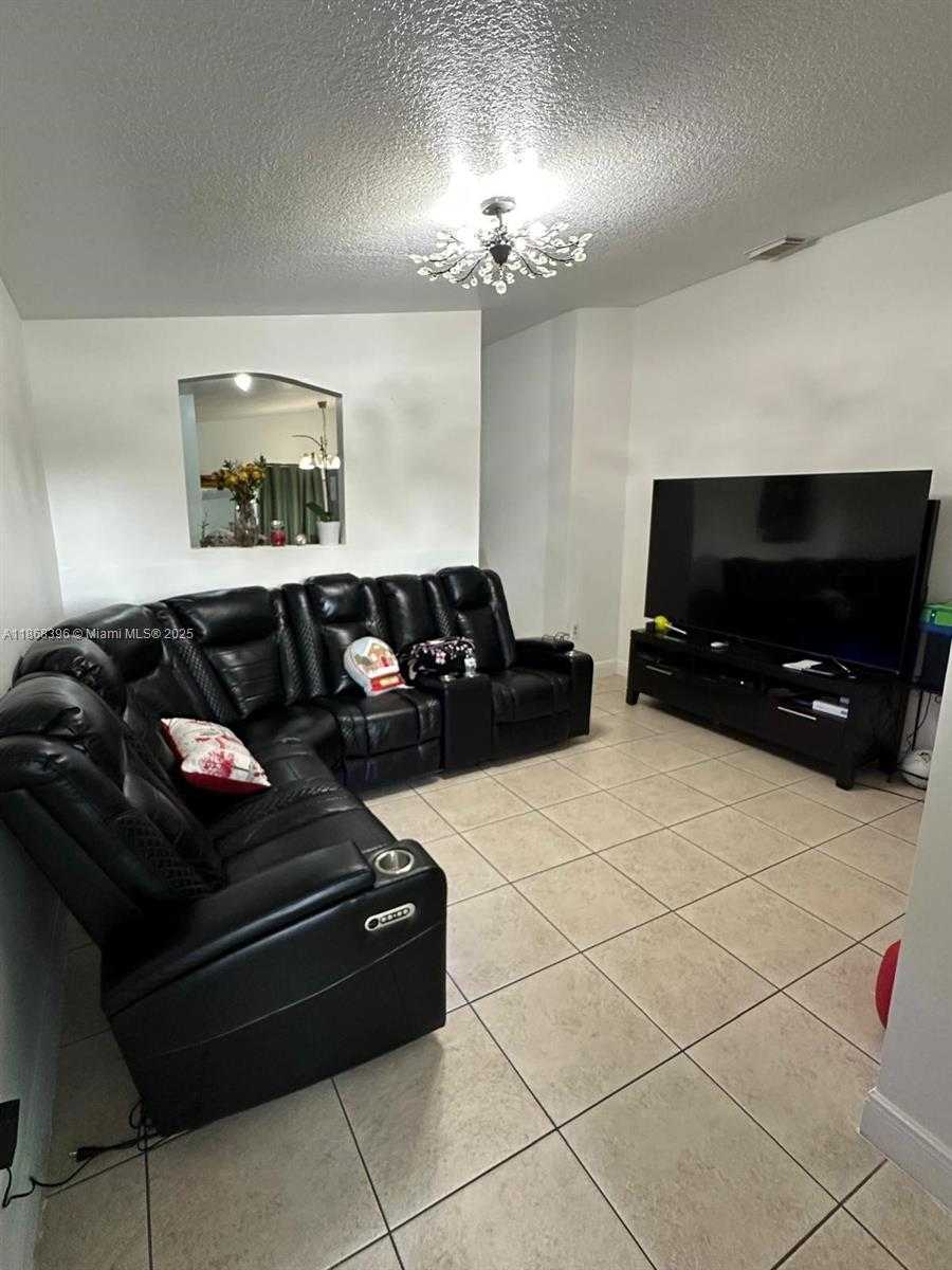 Small Image of 20752 SOUTH WEST 121ST CT, Miami Number 6