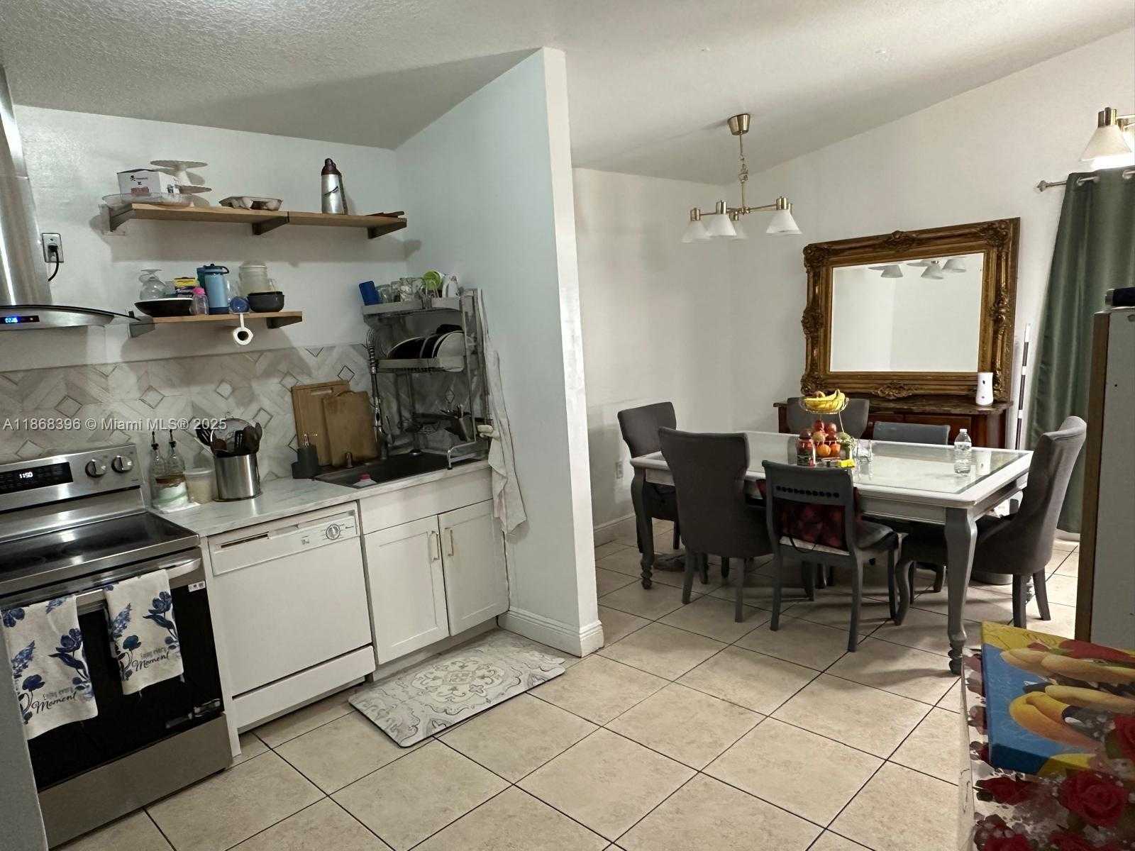 Small Image of 20752 SOUTH WEST 121ST CT, Miami Number 7