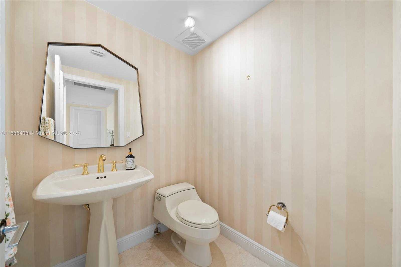 Small Image of 781 CRANDON BLVD #1802, Key Biscayne Number 26