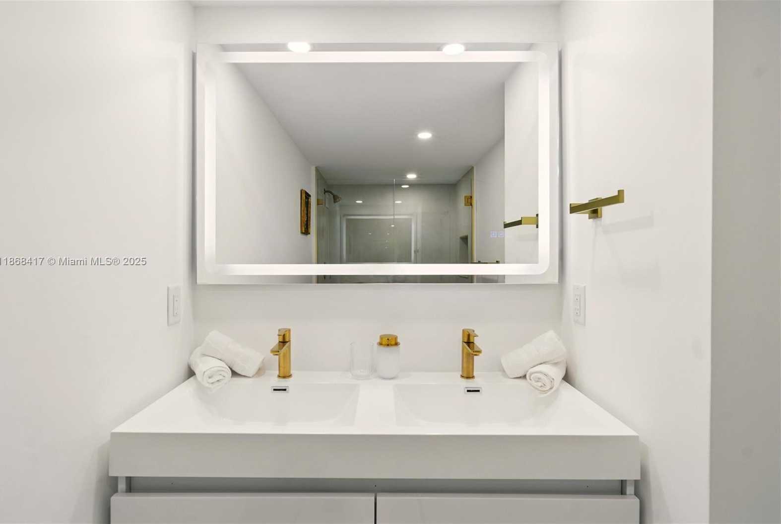 Small Image of 5151 COLLINS AVE #1026, Miami Beach Number 12