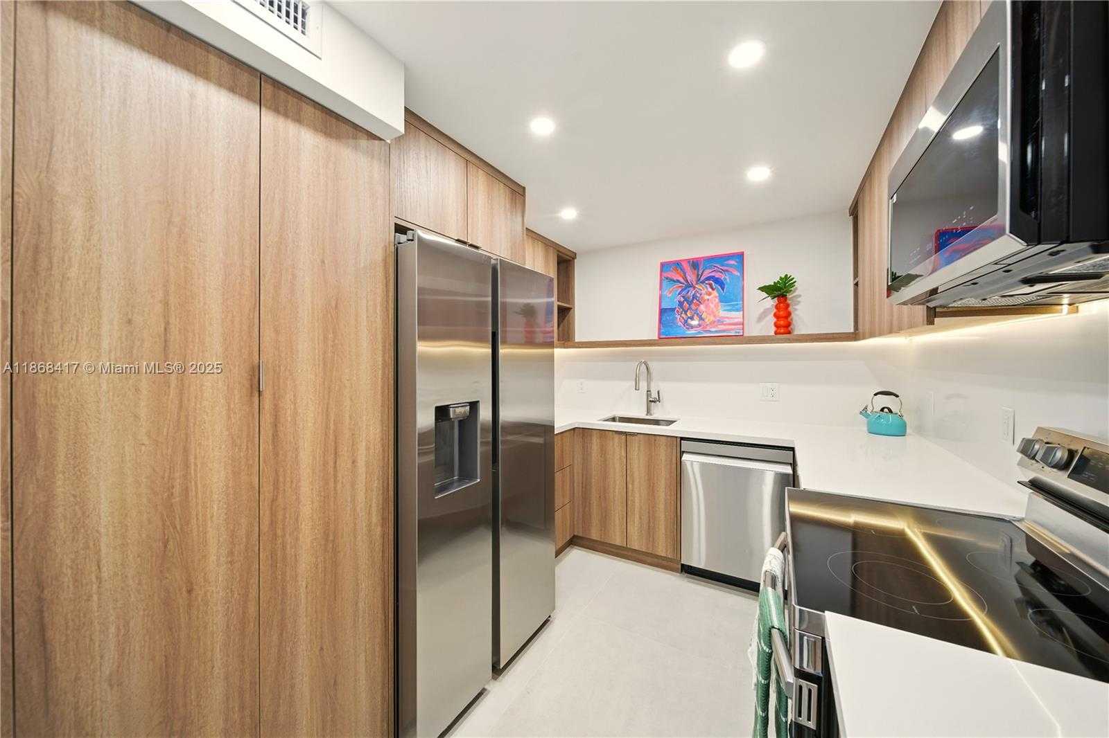 Small Image of 5151 COLLINS AVE #1026, Miami Beach Number 6