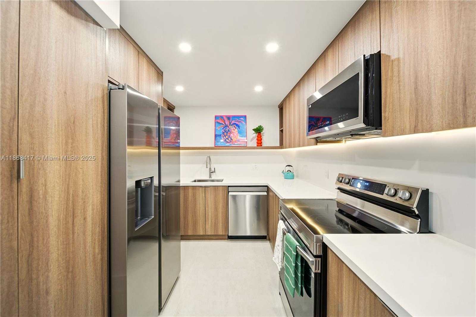 Small Image of 5151 COLLINS AVE #1026, Miami Beach Number 7