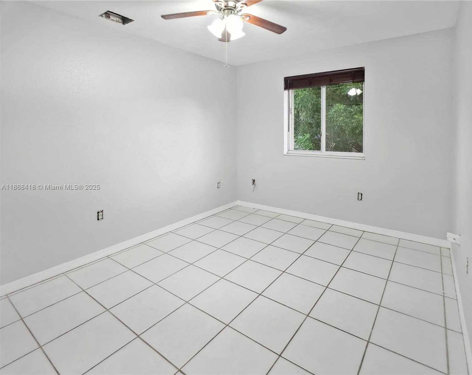 Small Image of 5755 NORTH WEST 109TH AVE #22, Doral Number 15
