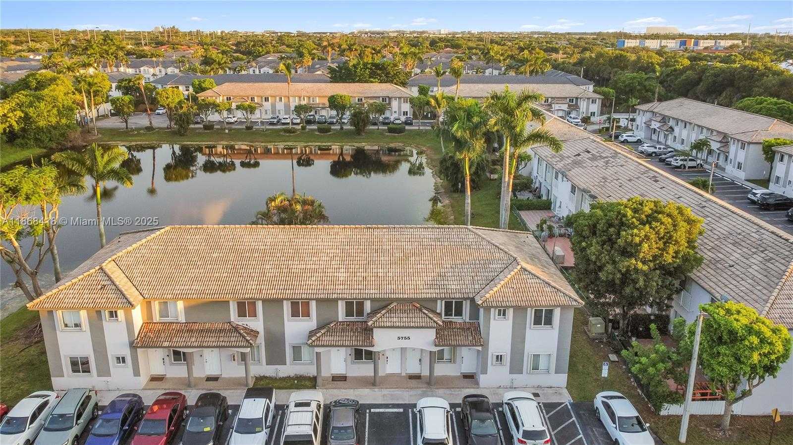 Small Image of 5755 NORTH WEST 109TH AVE #22, Doral Number 21