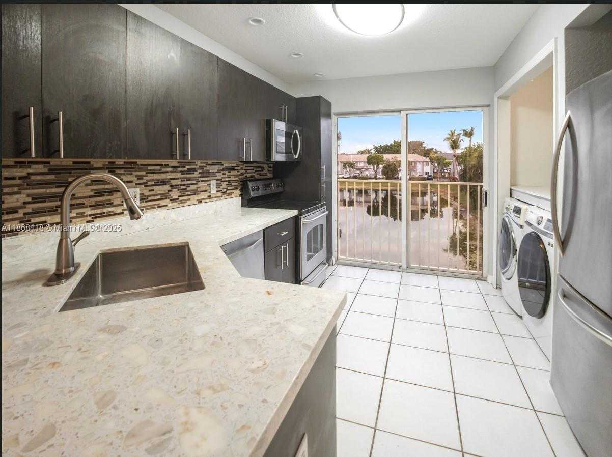 Small Image of 5755 NORTH WEST 109TH AVE #22, Doral Number 5