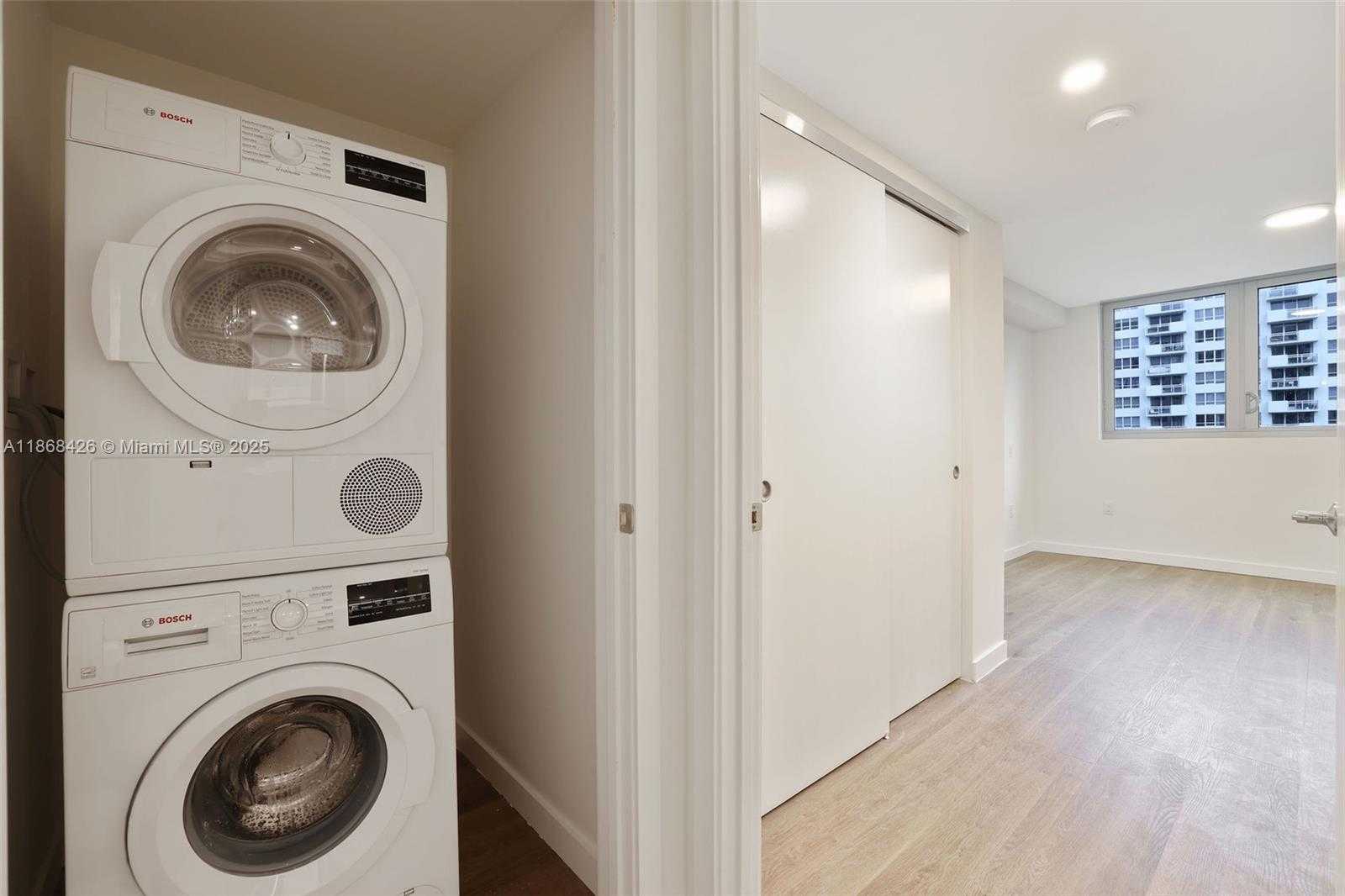 Small Image of 1500 BAY RD #N-1121, Miami Beach Number 12