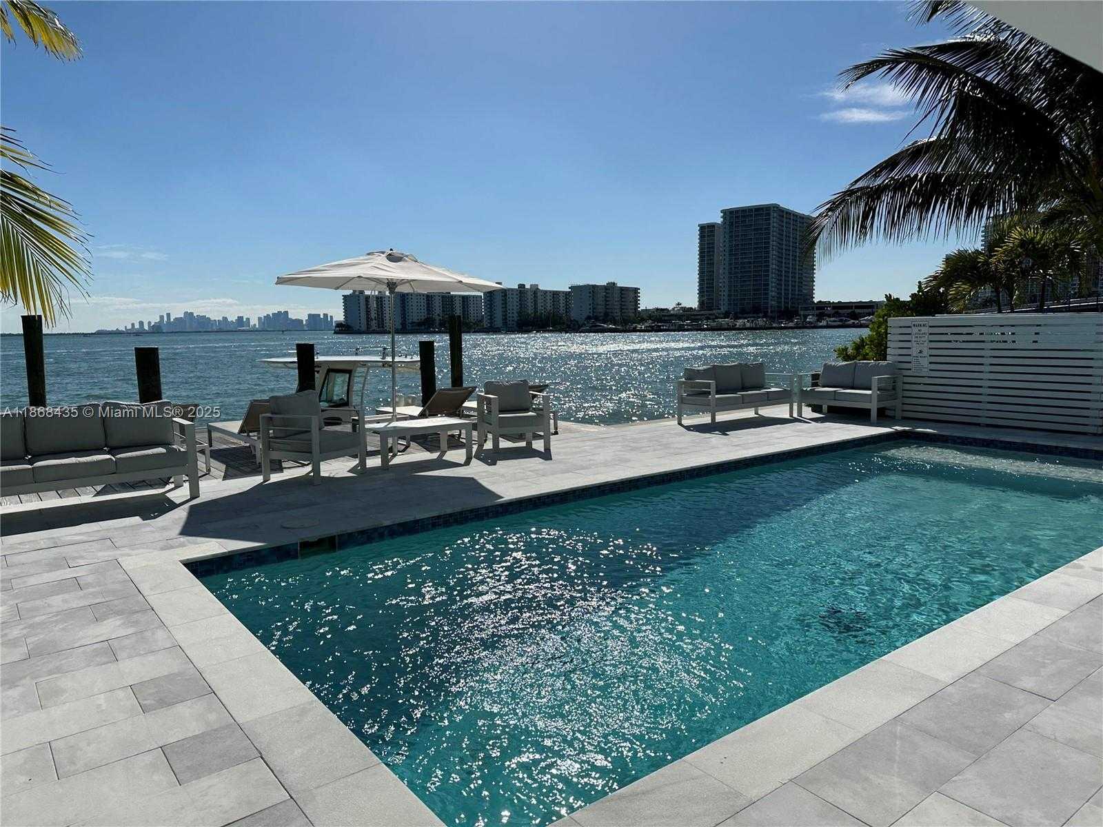 Small Image of 1930 BAY RD THIRD LEVEL UN #2, Miami Beach Number 3