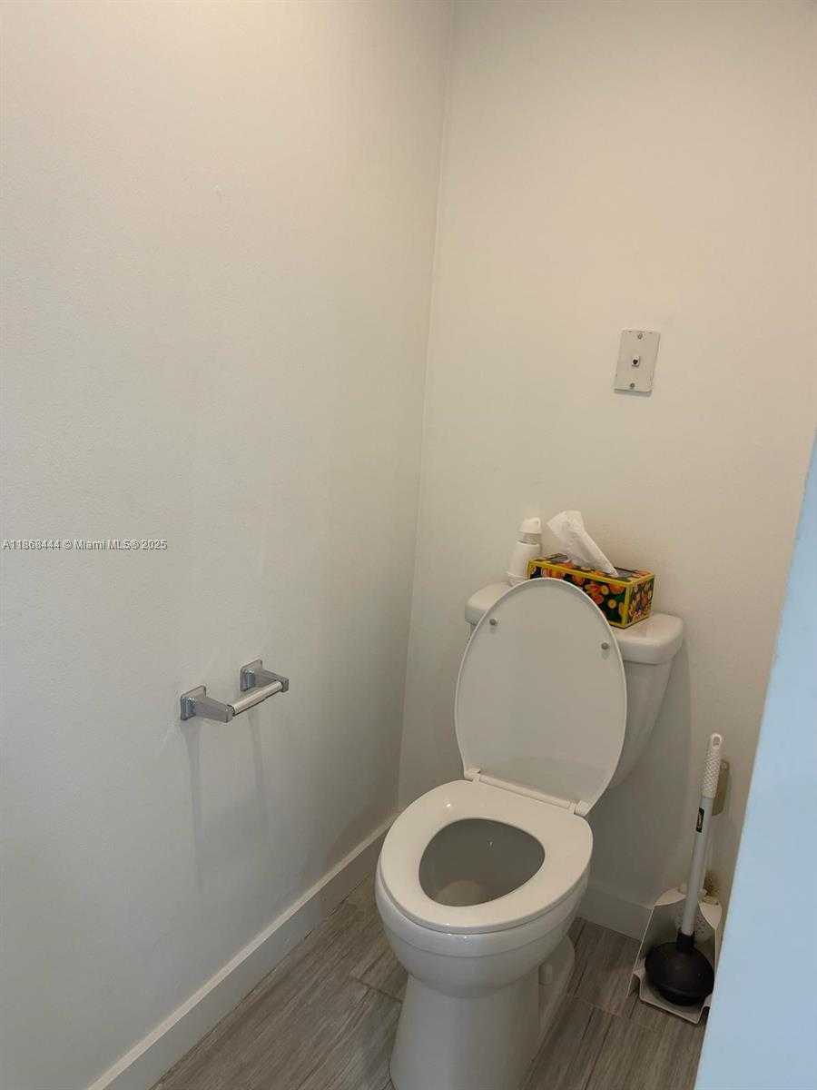 Small Image of 3155 NORTH EAST 184TH ST #8101, Aventura Number 16