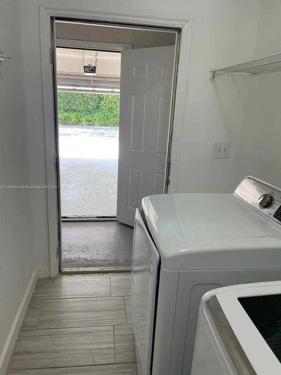 Small Image of 3155 NORTH EAST 184TH ST #8101, Aventura Number 26