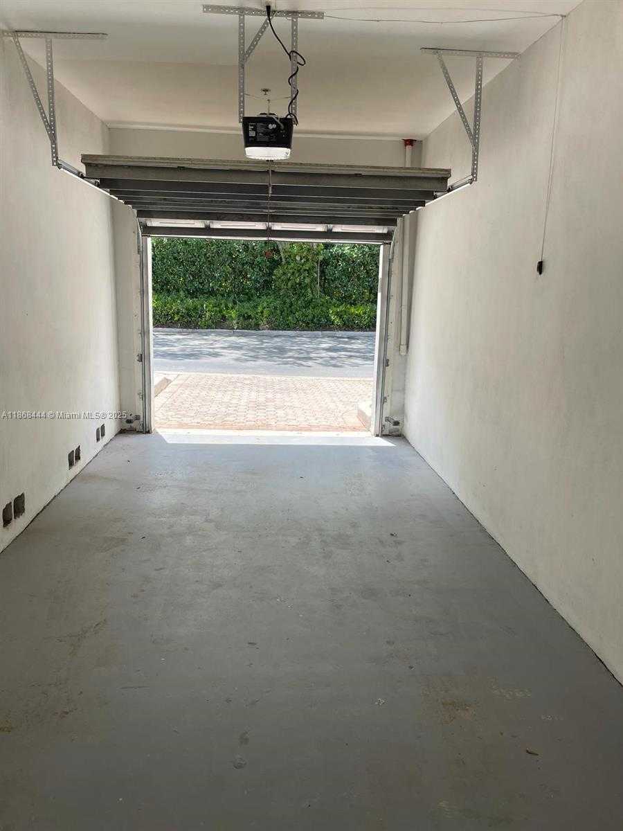 Small Image of 3155 NORTH EAST 184TH ST #8101, Aventura Number 27