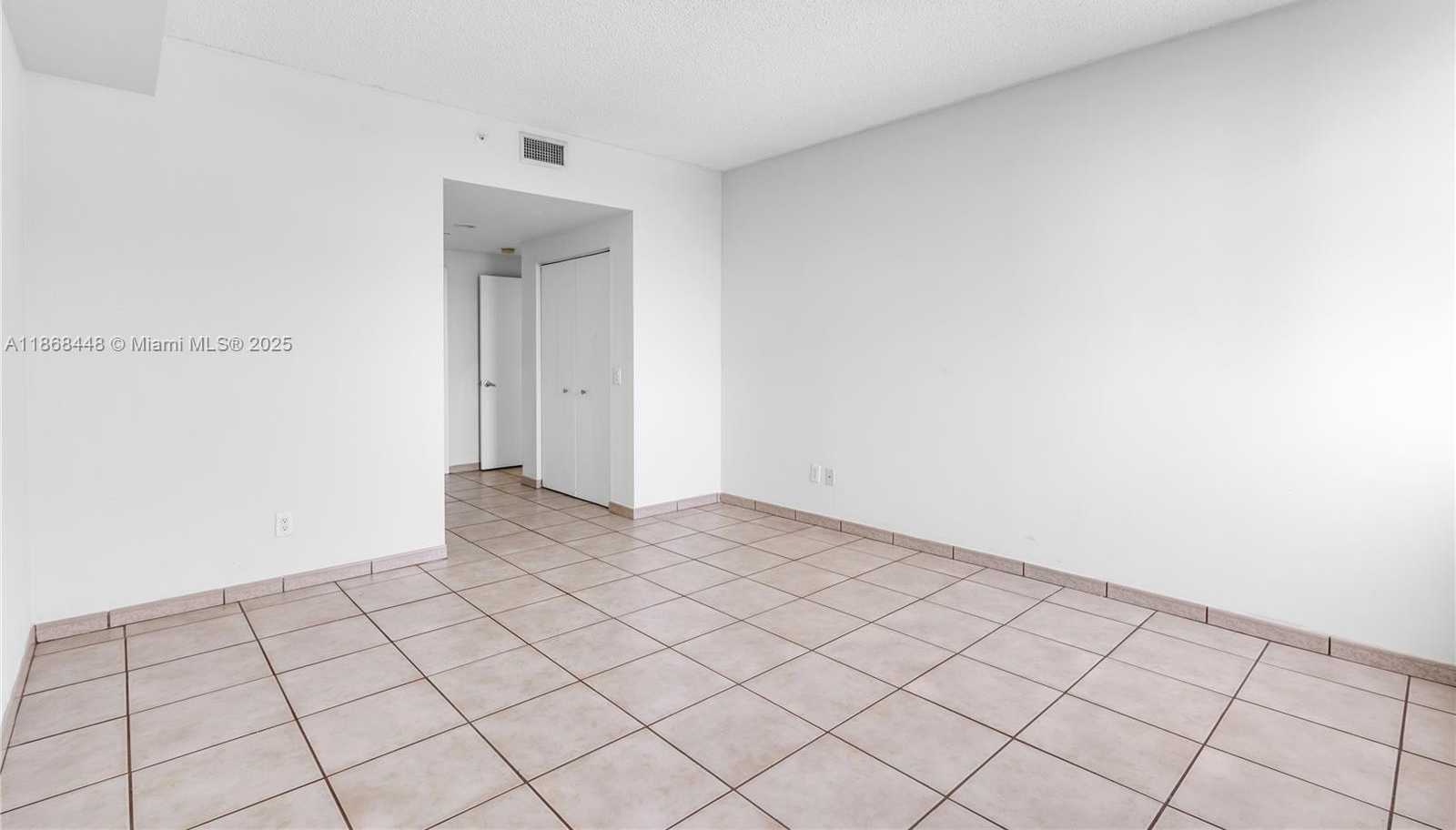 Small Image of 2475 BRICKELL AVE #703, Miami Number 17