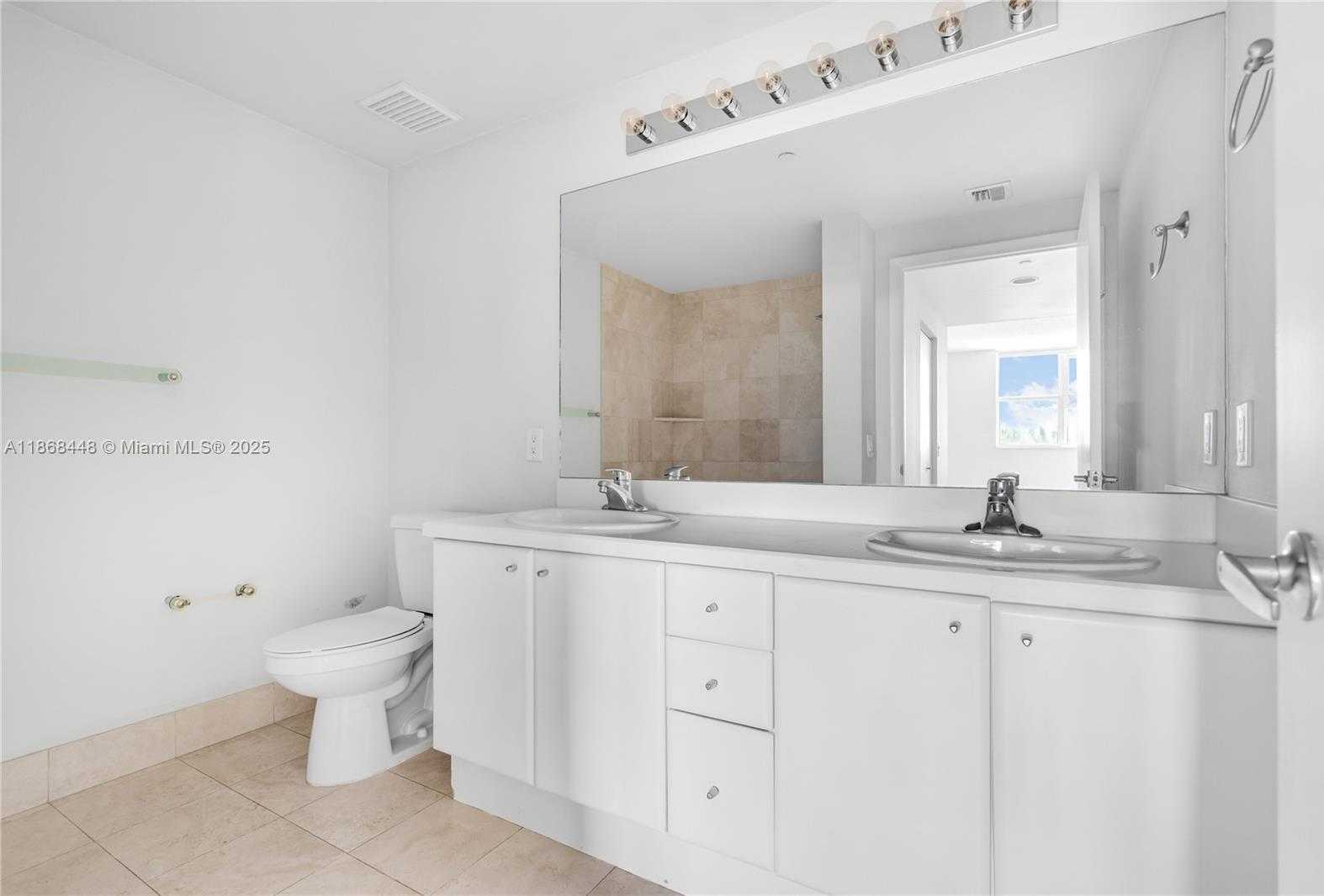 Small Image of 2475 BRICKELL AVE #703, Miami Number 20