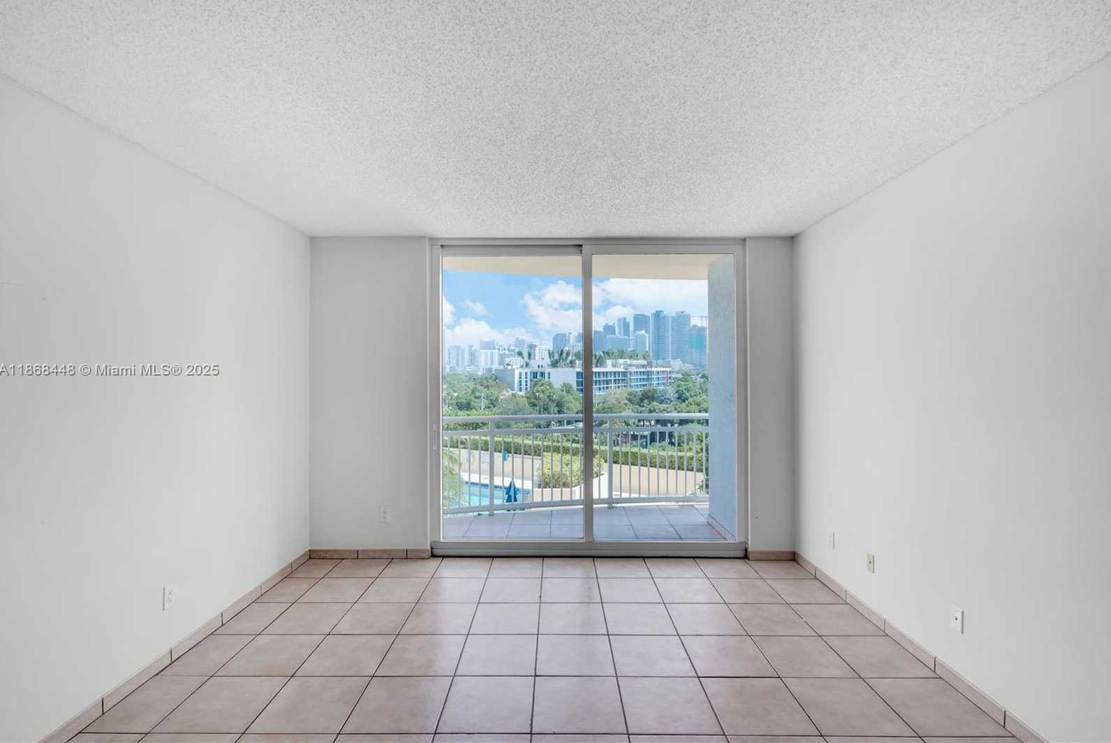 Small Image of 2475 BRICKELL AVE #703, Miami Number 4