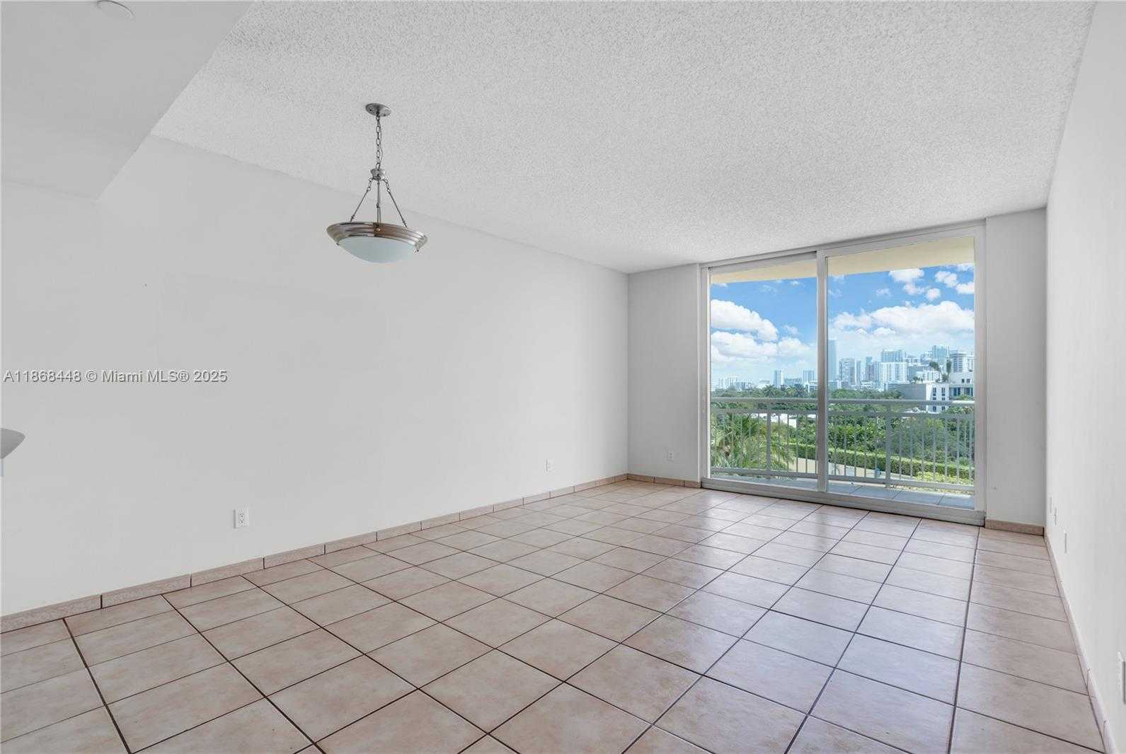 Small Image of 2475 BRICKELL AVE #703, Miami Number 5