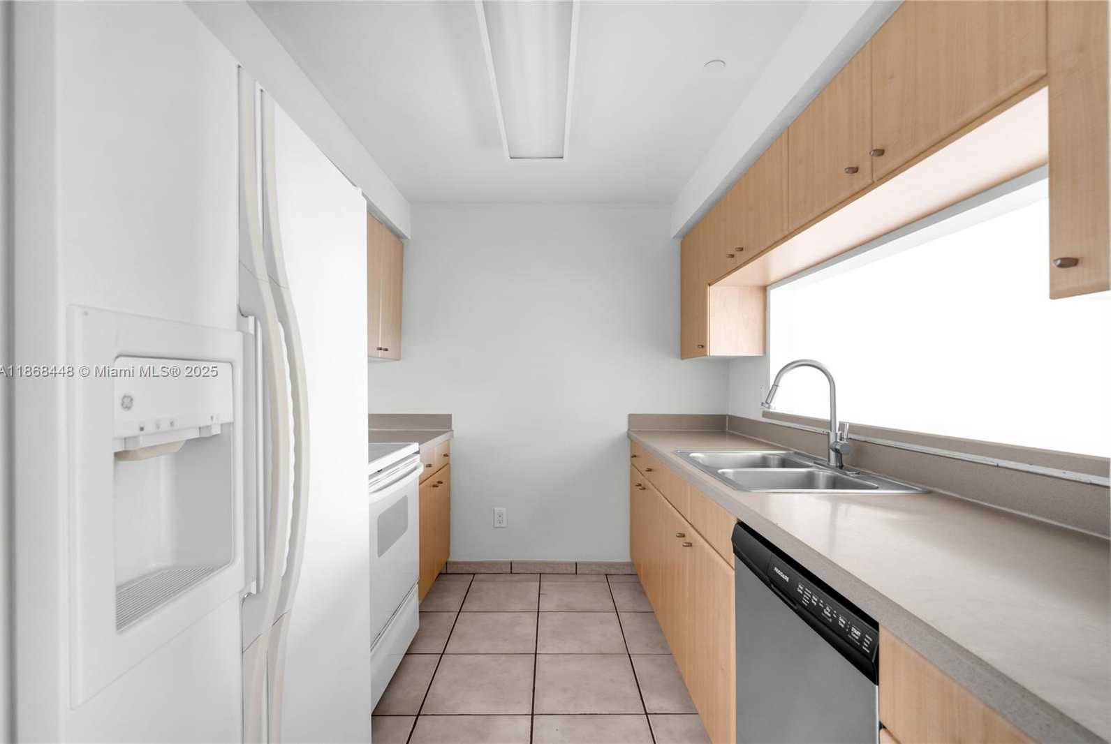 Small Image of 2475 BRICKELL AVE #703, Miami Number 8