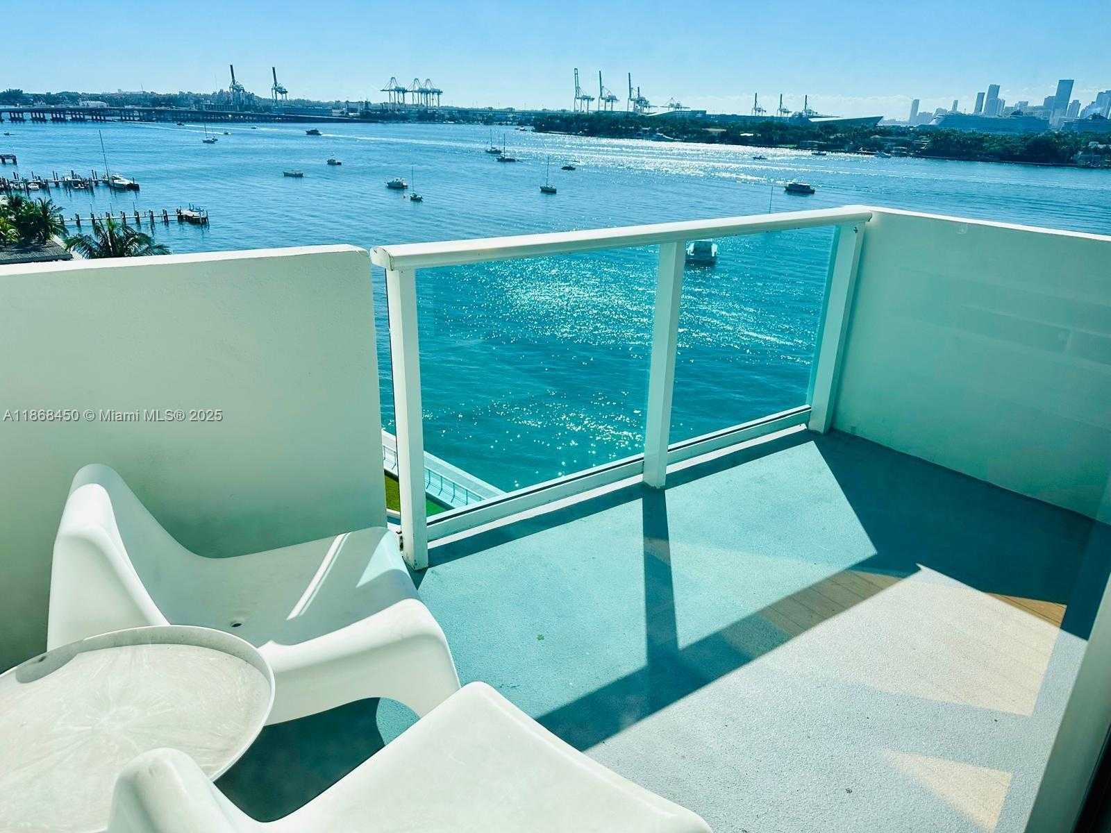 Small Image of 1200 WEST AVE #927, Miami Beach Number 2