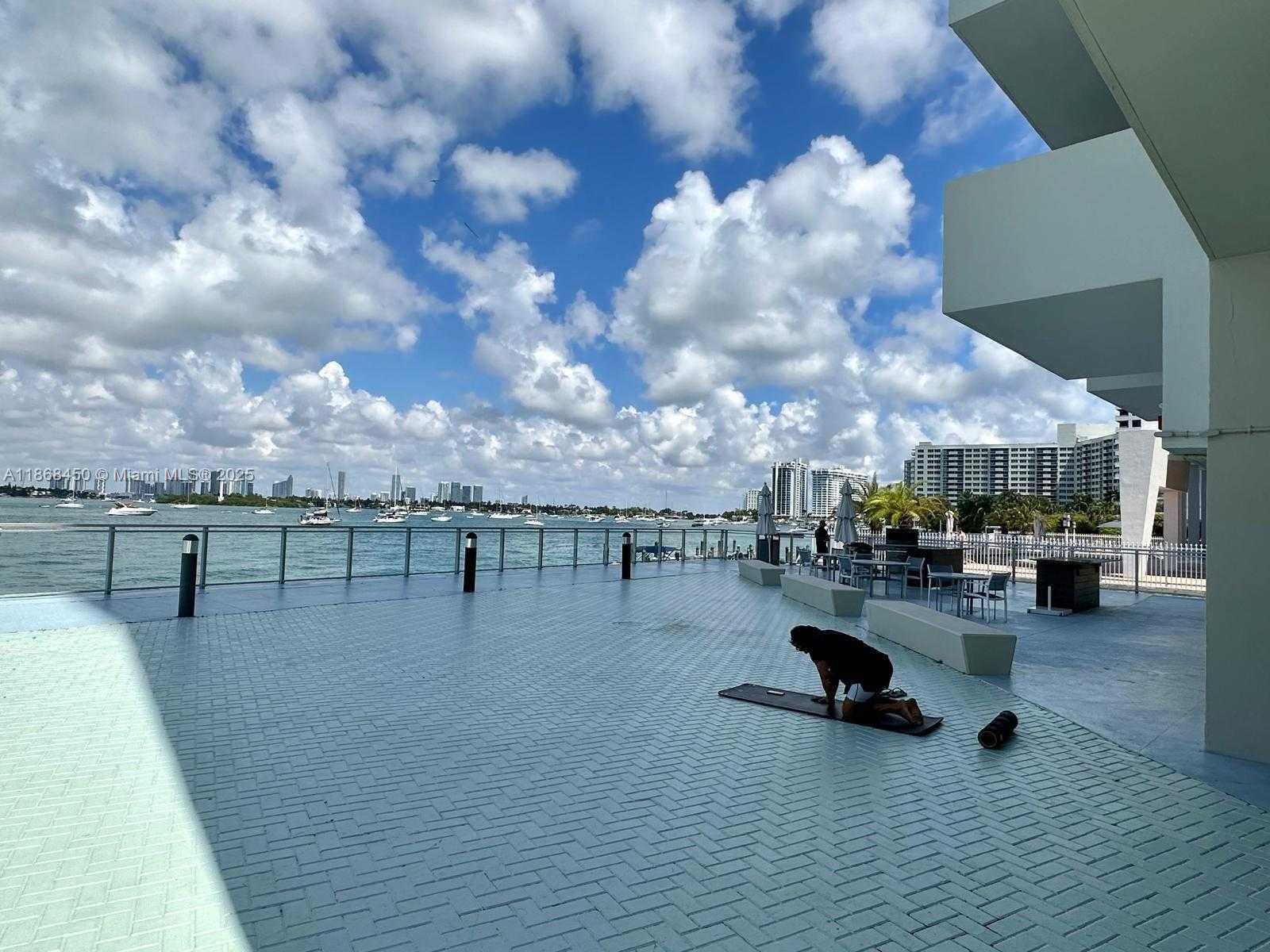 Small Image of 1200 WEST AVE #927, Miami Beach Number 24