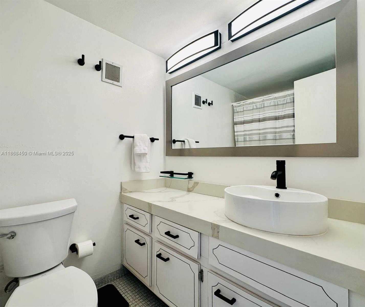 Small Image of 1200 WEST AVE #927, Miami Beach Number 7
