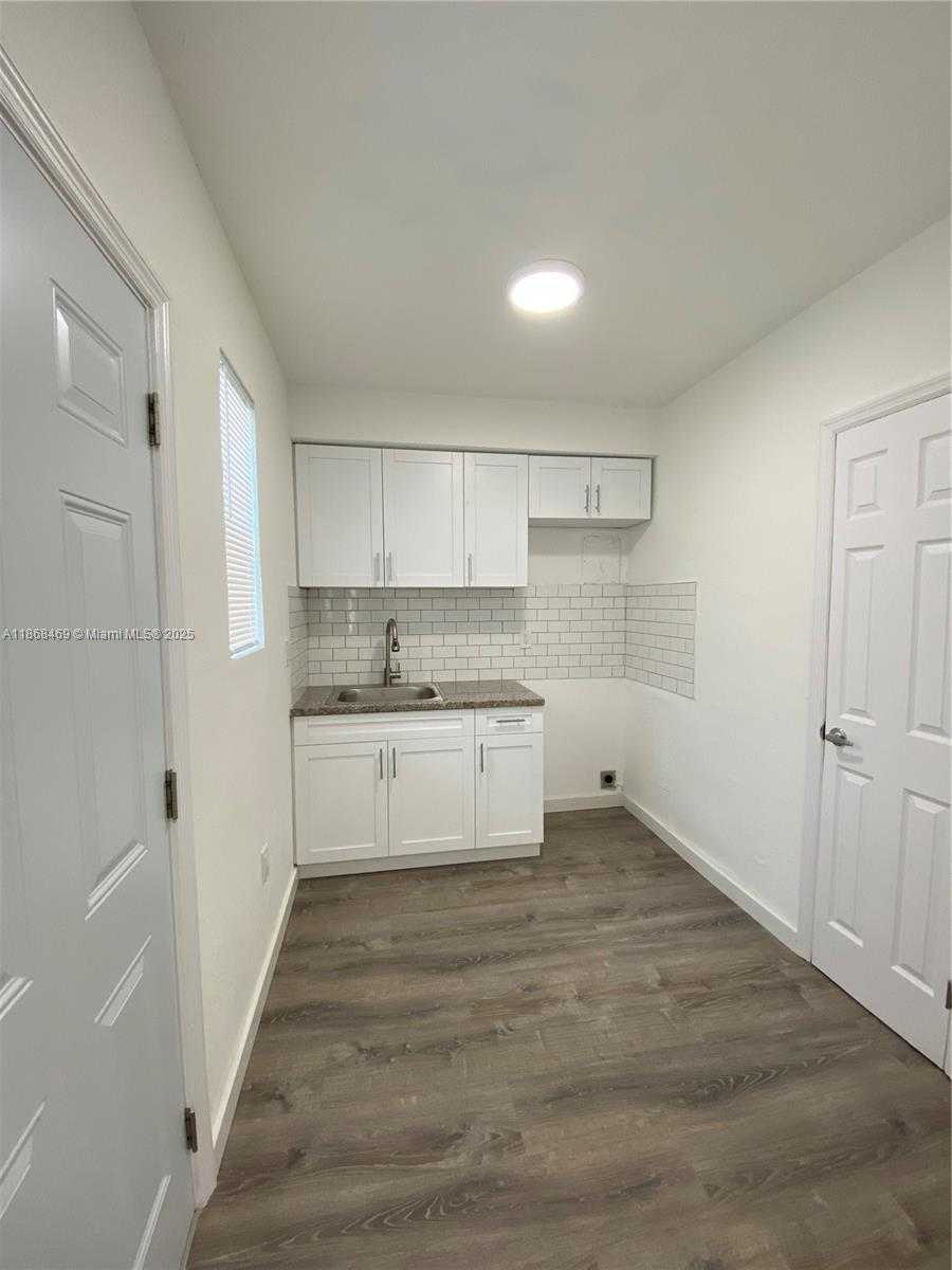 Small Image of 5801 NORTH WEST 1ST AVE #5801, Miami Number 6