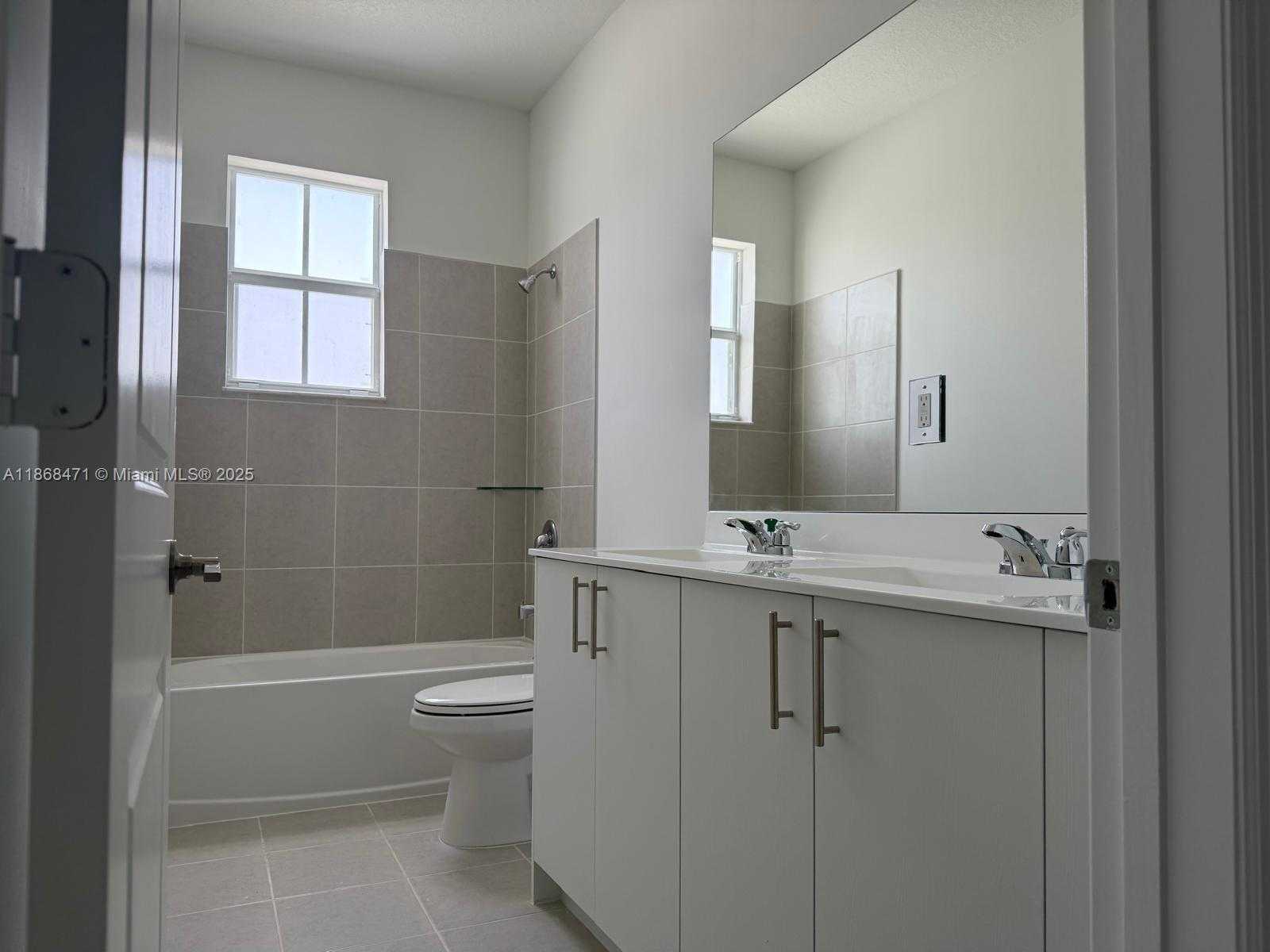 Small Image of 2659 SOUTH EAST 24TH DR, Homestead Number 14