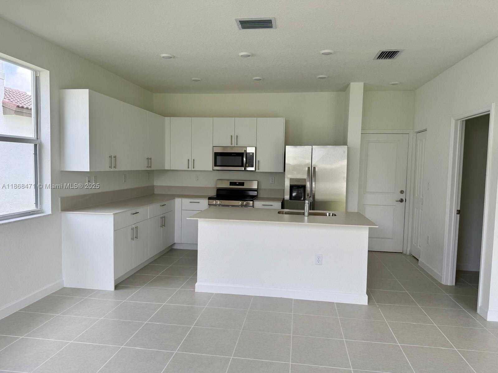Small Image of 2659 SOUTH EAST 24TH DR, Homestead Number 2