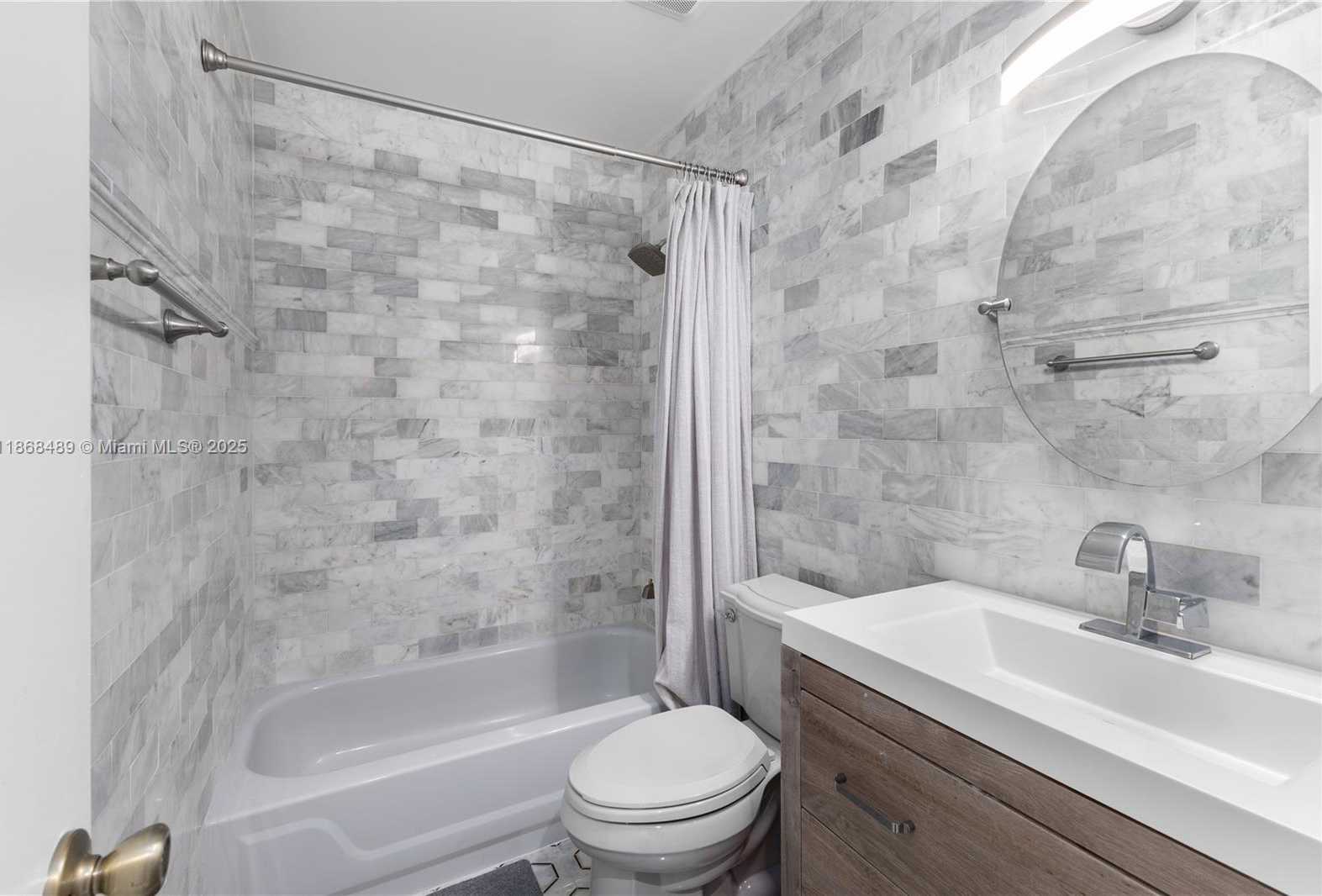 Small Image of 10931 SOUTH WEST 10TH PL, Davie Number 39