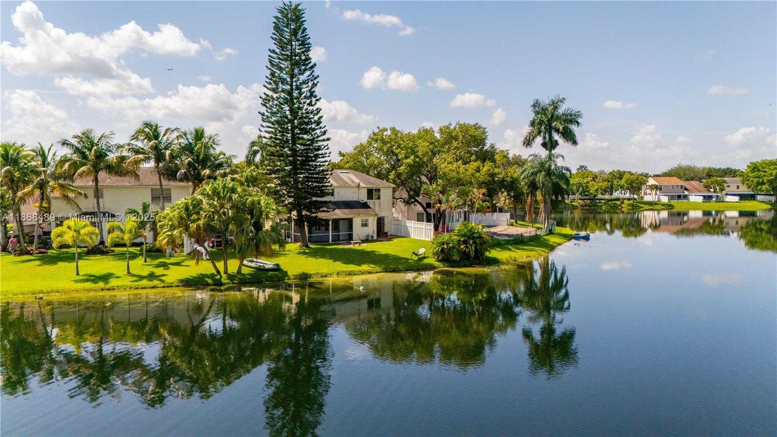 Small Image of 10931 SOUTH WEST 10TH PL, Davie Number 59