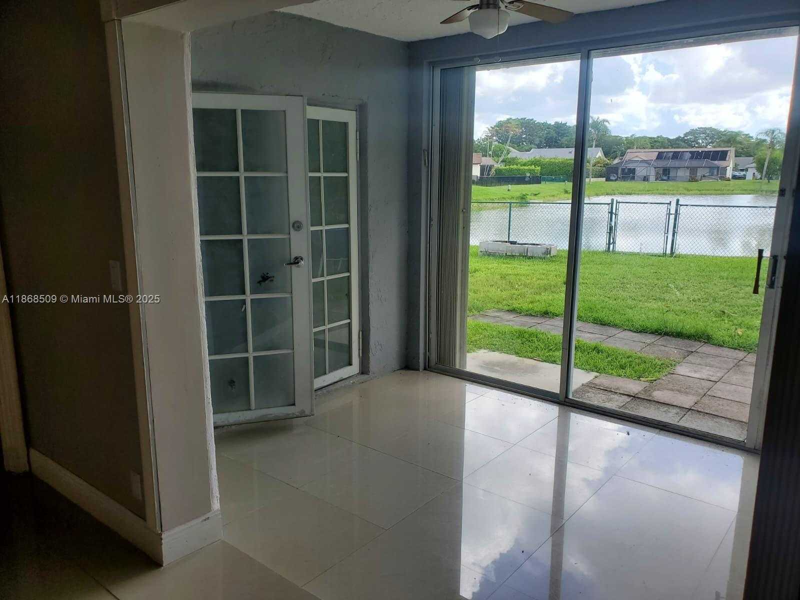 Small Image of 19944 VILLA MEDICI PL, Boca Raton Number 2