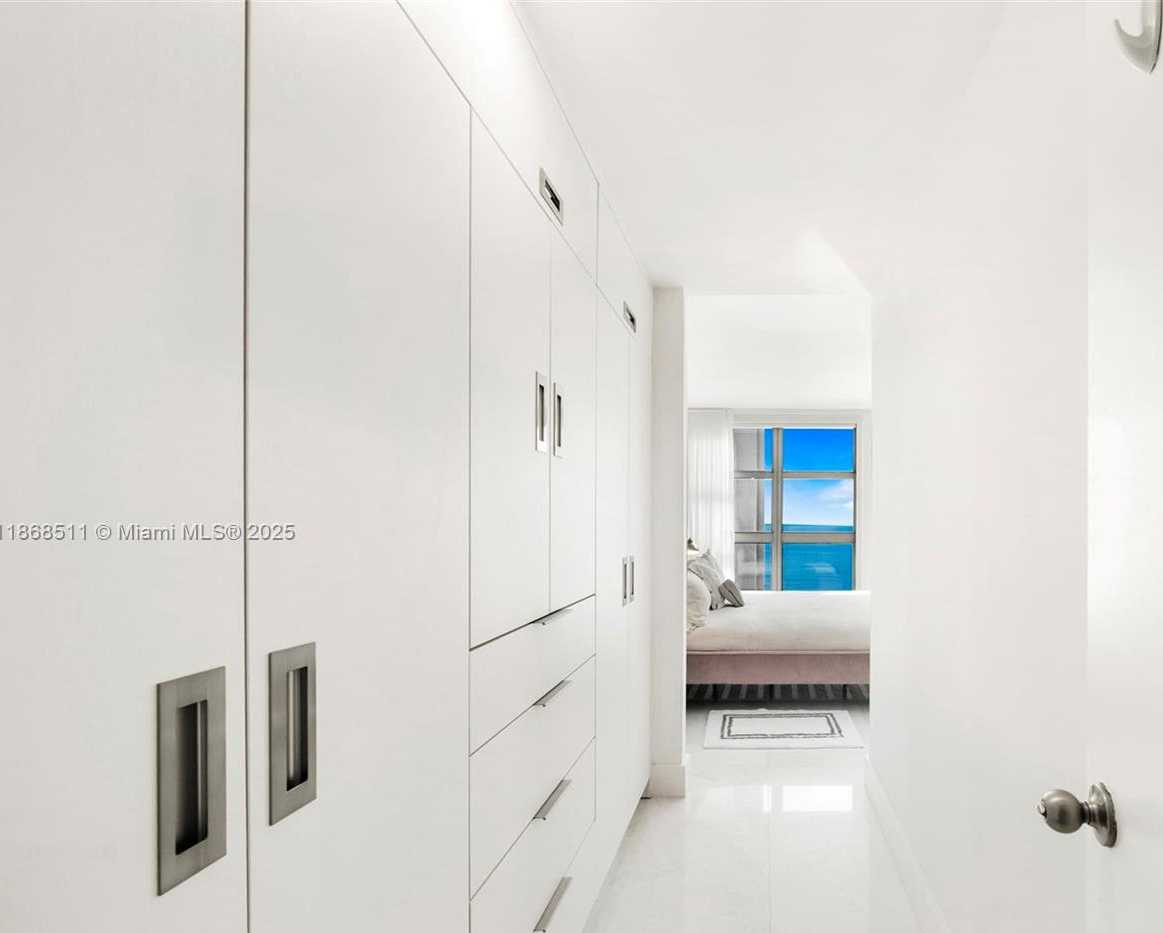 Small Image of 5055 COLLINS AVE #10G, Miami Beach Number 14