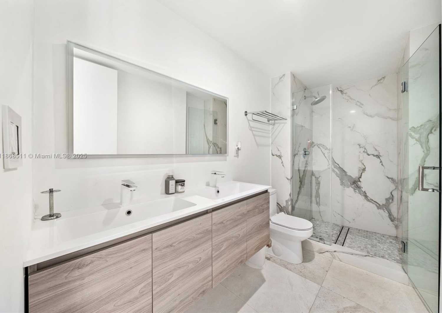 Small Image of 5055 COLLINS AVE #10G, Miami Beach Number 15