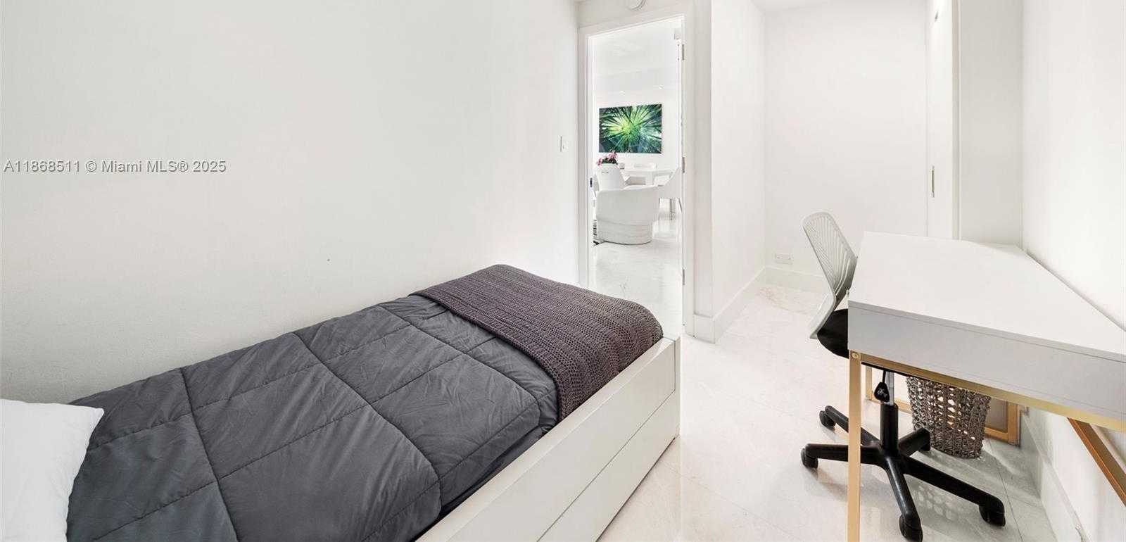 Small Image of 5055 COLLINS AVE #10G, Miami Beach Number 19