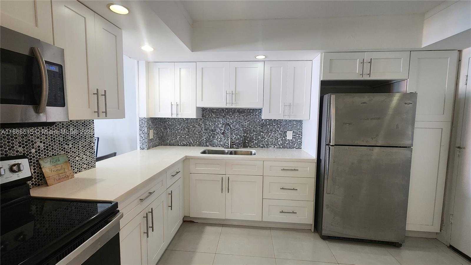 Small Image of 1351 NORTH EAST MIAMI GARDENS DR #922E, Miami Number 3