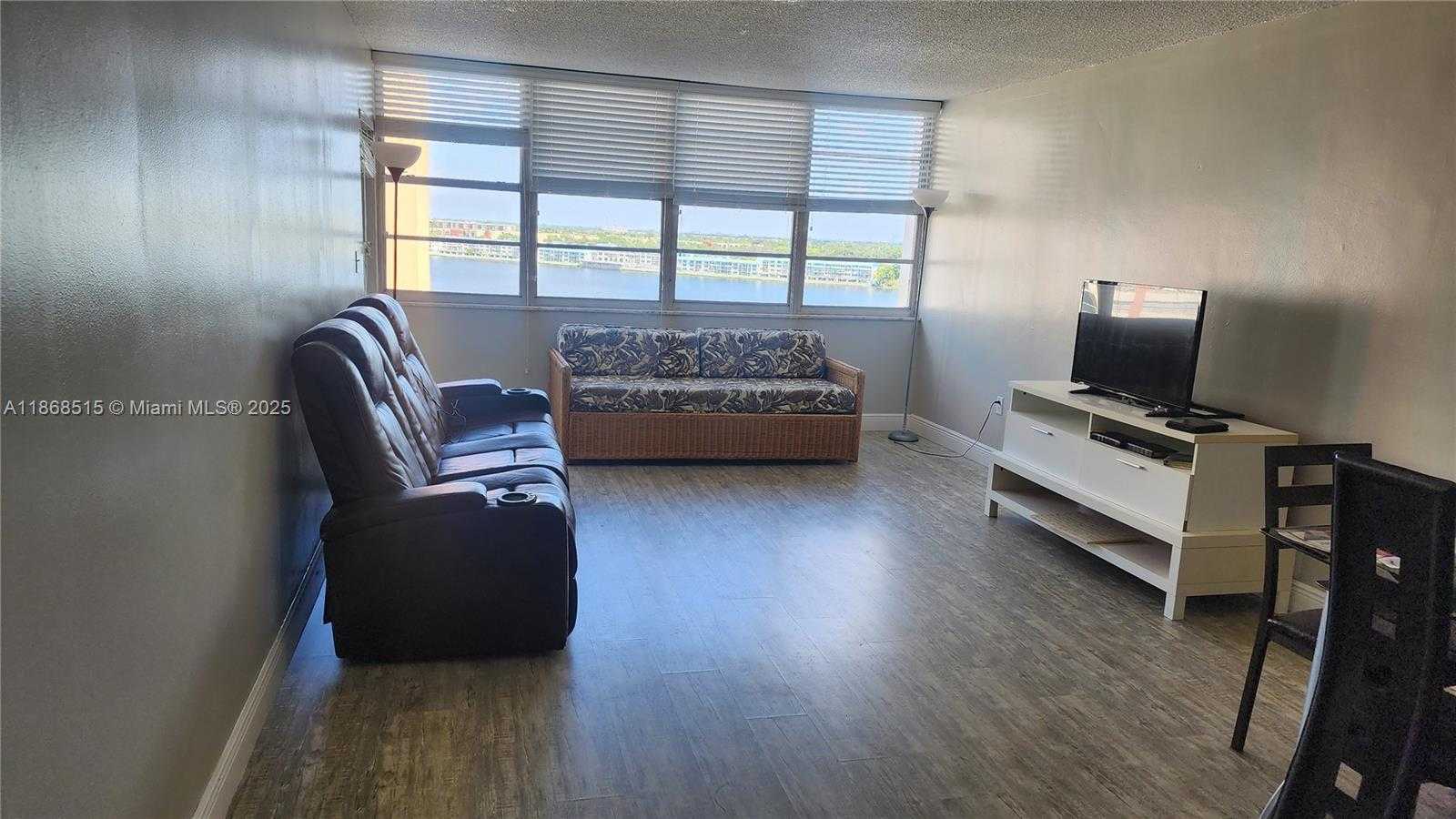 Small Image of 1351 NORTH EAST MIAMI GARDENS DR #922E, Miami Number 5