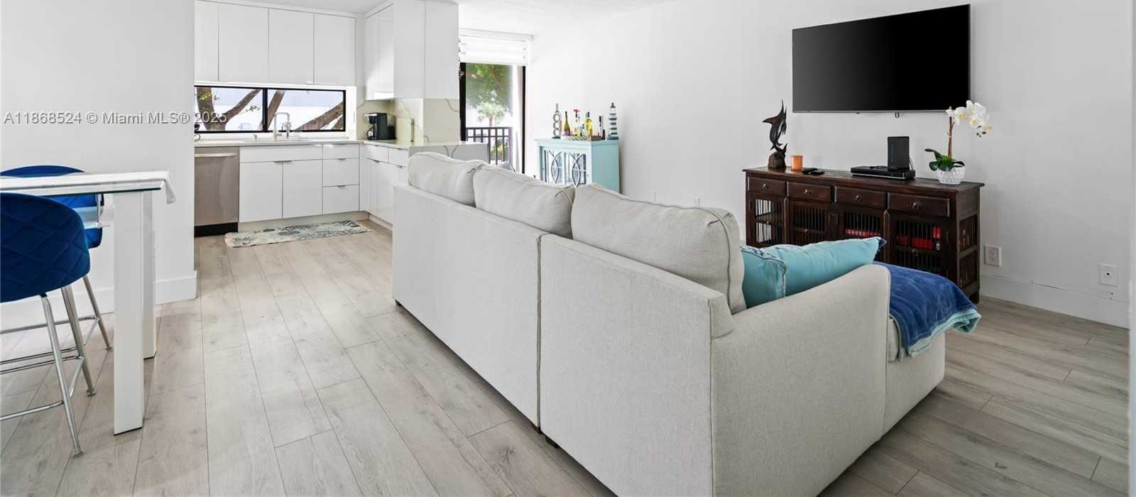 Small Image of 16909 NORTH BAY RD #221, Sunny Isles Beach Number 18