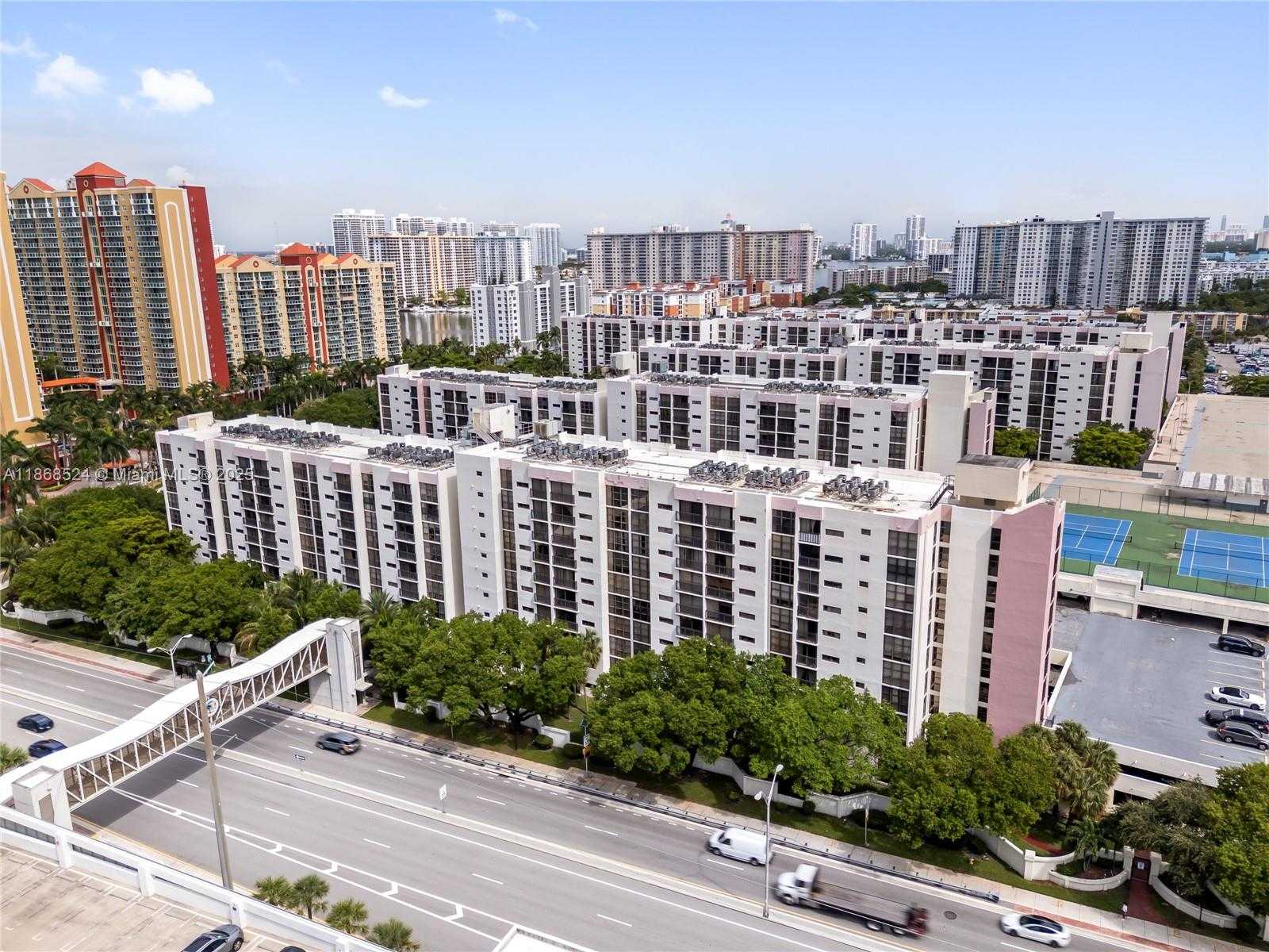 Small Image of 16909 NORTH BAY RD #221, Sunny Isles Beach Number 2