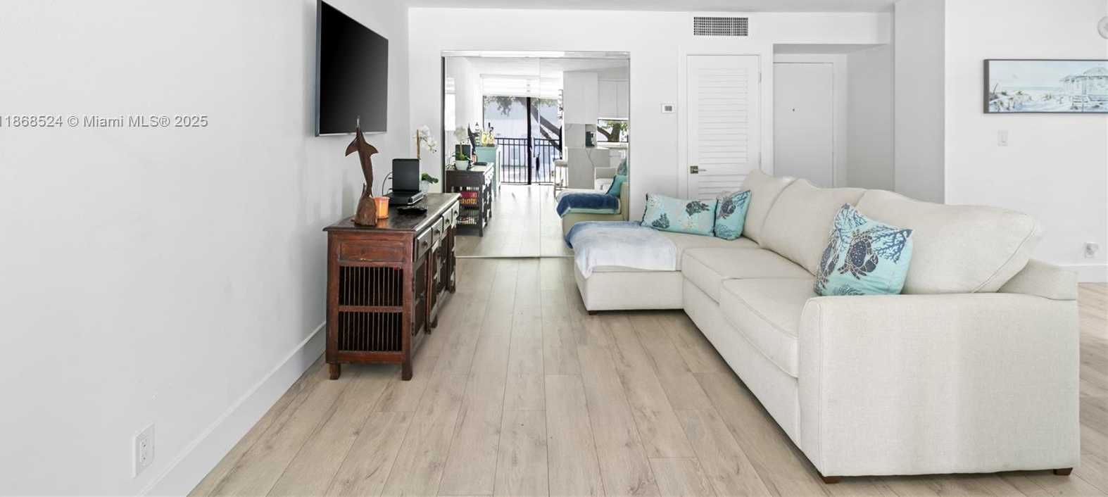 Small Image of 16909 NORTH BAY RD #221, Sunny Isles Beach Number 26
