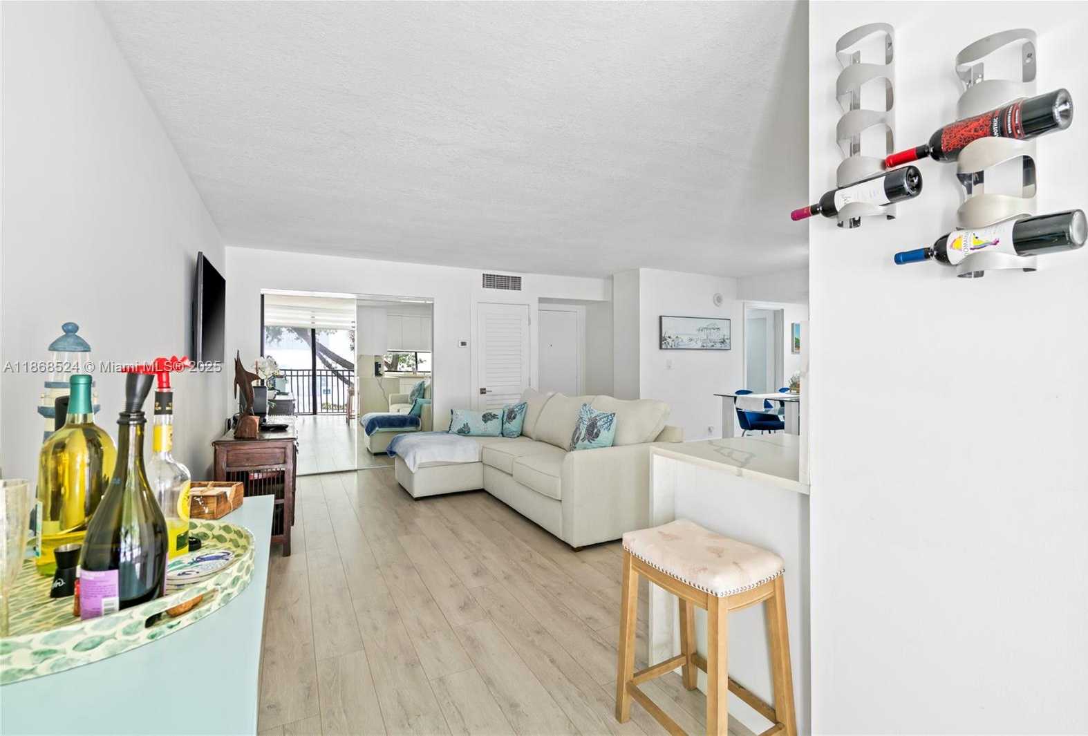 Small Image of 16909 NORTH BAY RD #221, Sunny Isles Beach Number 27