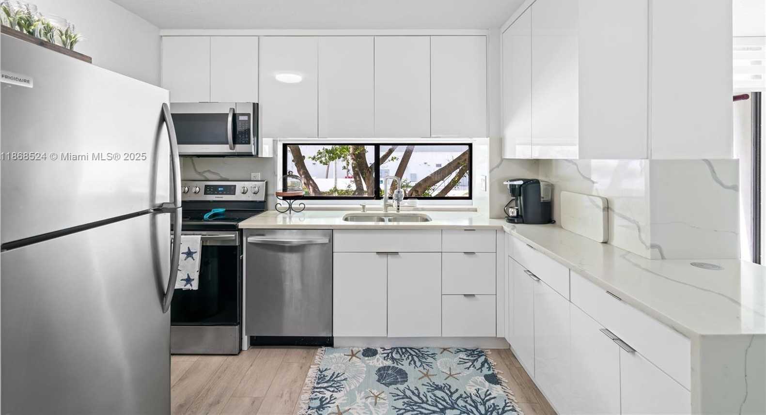 Small Image of 16909 NORTH BAY RD #221, Sunny Isles Beach Number 32