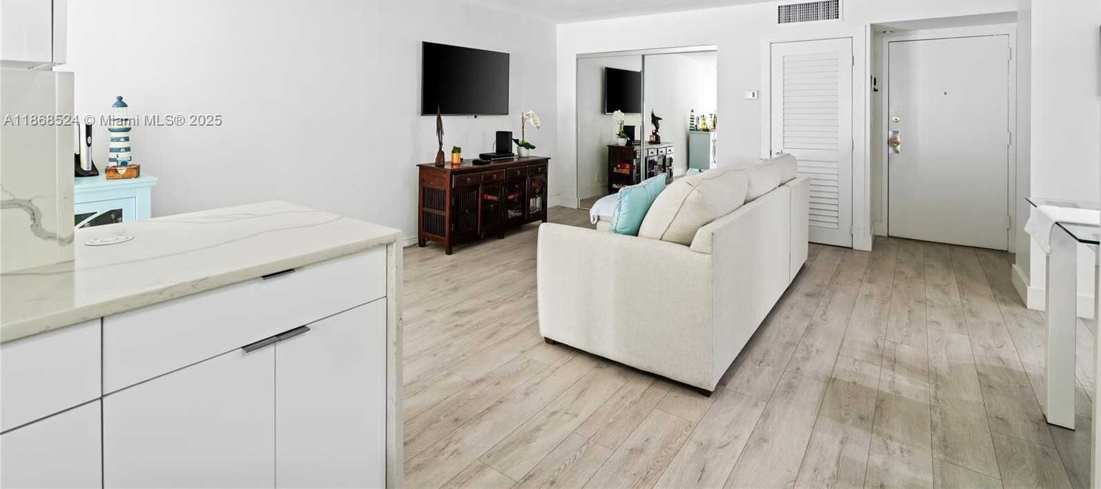 Small Image of 16909 NORTH BAY RD #221, Sunny Isles Beach Number 35