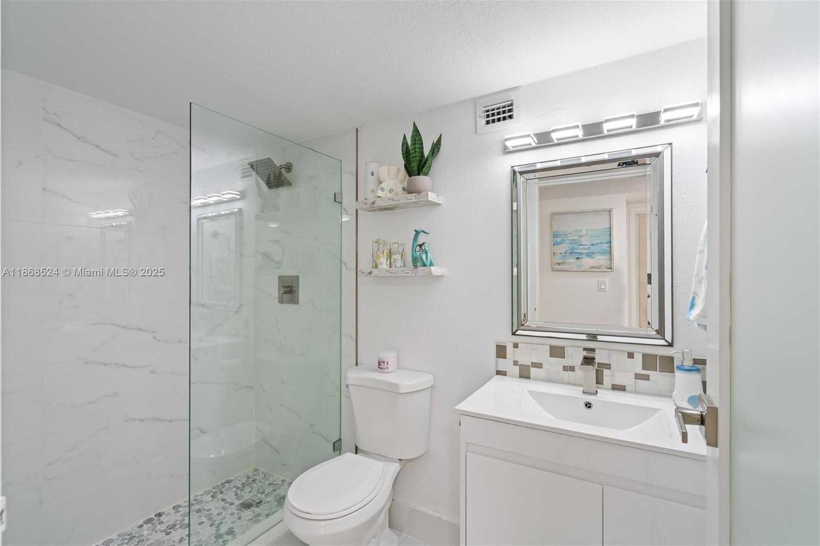 Small Image of 16909 NORTH BAY RD #221, Sunny Isles Beach Number 37