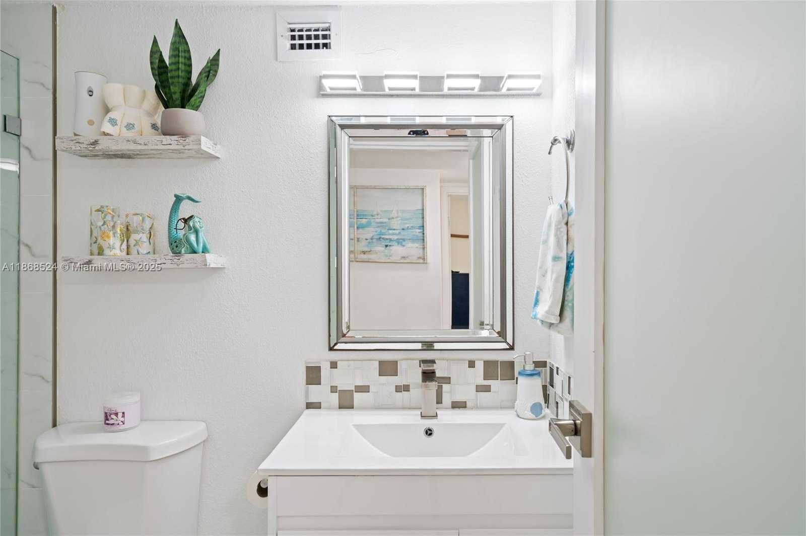 Small Image of 16909 NORTH BAY RD #221, Sunny Isles Beach Number 38